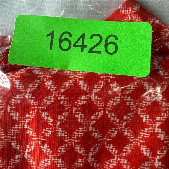 Dalia Plus Women's Long Sleeve Lightweight Satin Pullover V-Neck Blouse Red‎ 2X - Picture 14 of 14